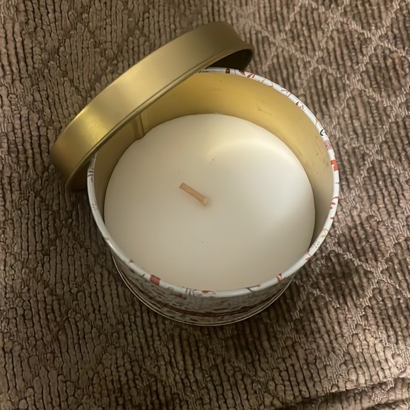 Perfect Harvest Autumn Day Scented Candle - Picture 2 of 4